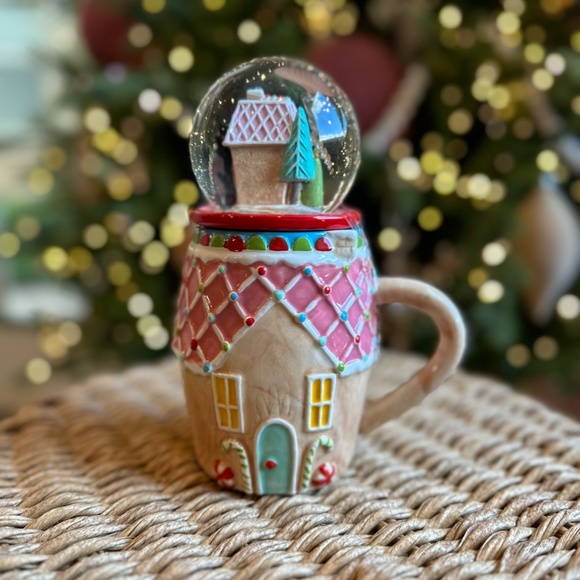 Gingerbread mug snow globe Christmas 2023 - Picture 11 of 11
